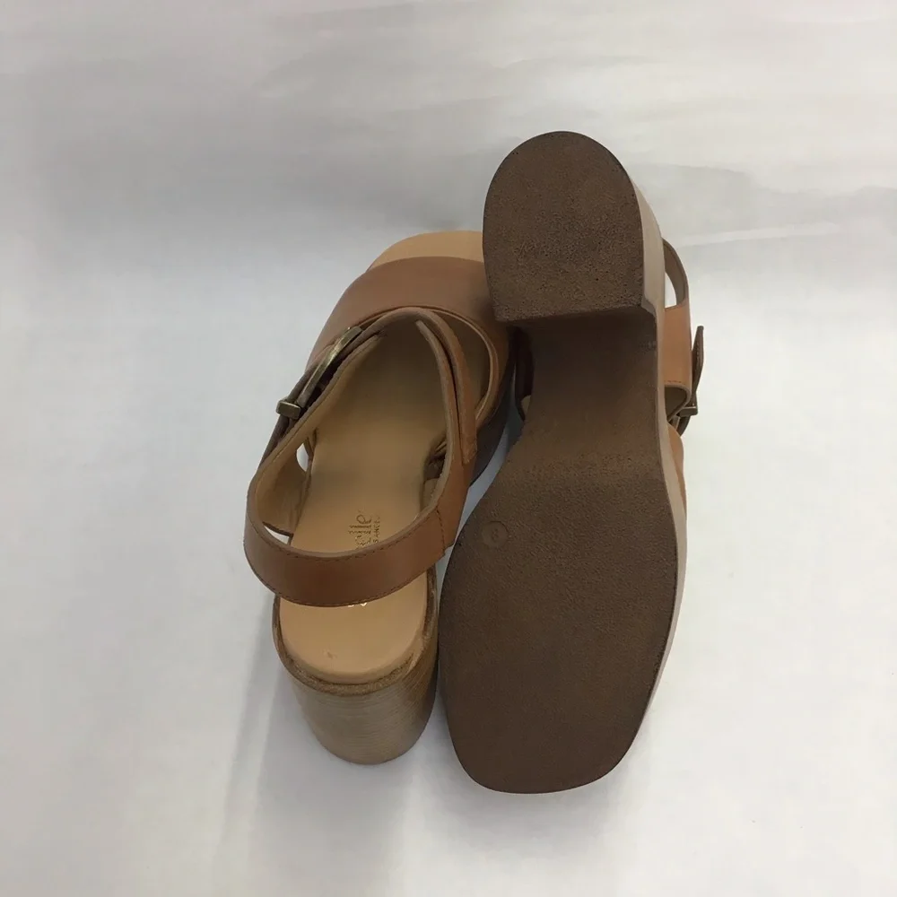 New Seychelles women’s brown platform block heal size 8 with adjustable strap
